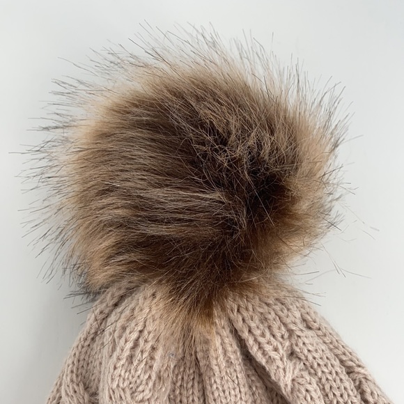 NWT Adore Me Faux Fur Puff Ball Tan Knit Stocking Beanie Cap Hat - Picture 3 of 13